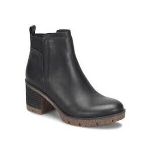 Korks Chelsea Ankle Boots Lug Sole Chunky Comfortable Black Boots Size 6.5M NWOB